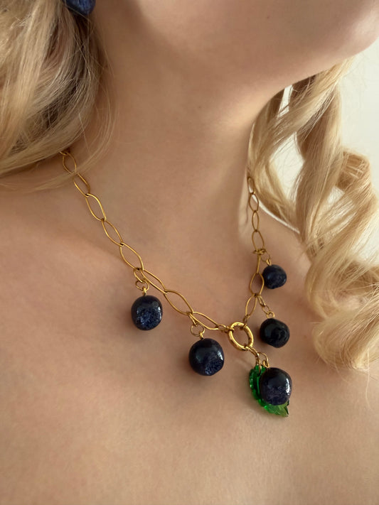 BLUEBERRY BLIZZ necklace