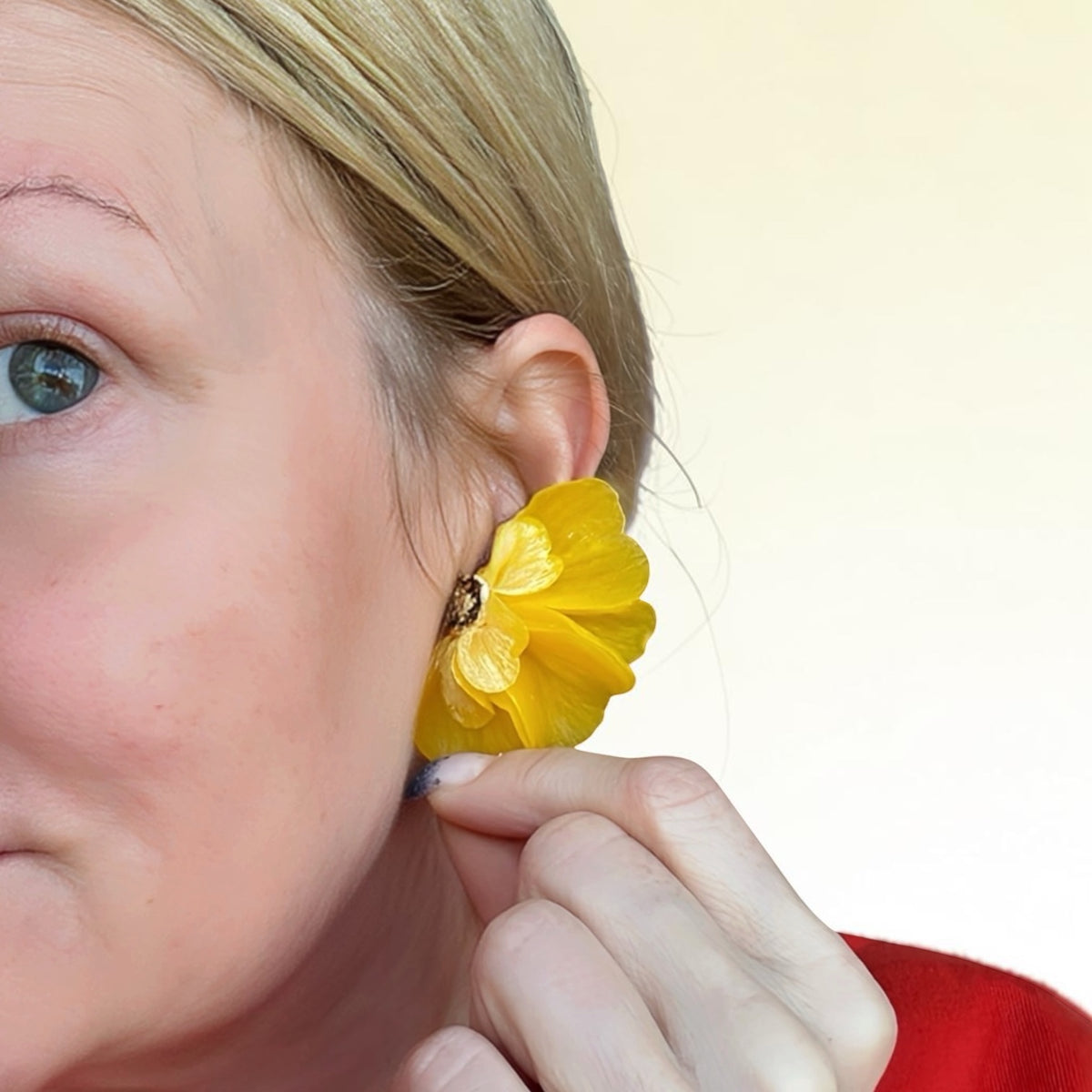 YELLOW FLOWER earrings